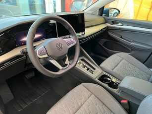 Volkswagen Golf 1.5 eTSI 150hk Life SNABB LEVERANS