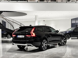 Volvo V90 Cross Country T6 AWD Pro Edition 310hk / B&W / HUD