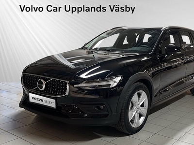 Volvo V60Cross Country B4 AWD Diesel Core LÄDER KAMERA 2023, Kombi