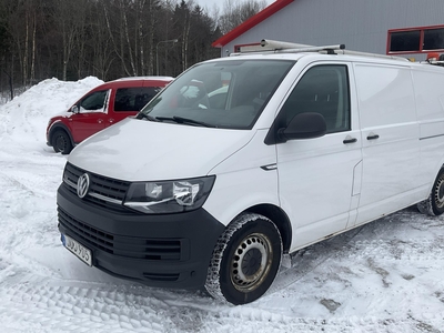 VW Transporter T6 2.0 TDI BMT Skåp 4MOTION (140hk)