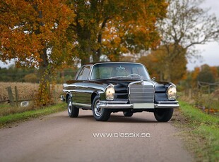 Mercedes-Benz W111 220SE Coupe Superskick!