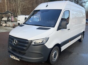 Mercedes Sprinter 211 CDI Skåp 2WD (114hk)