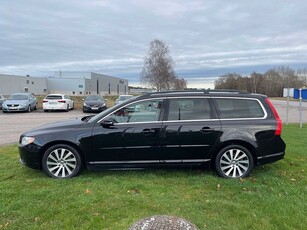 Volvo V70 D2 Momentum D-Värmare Drag V-hjul Nybes