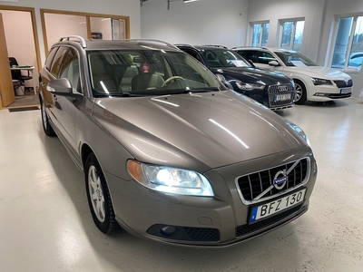 Volvo V70 D5 AWD 205hk Geartronic Summum D-värme Drag Nybes