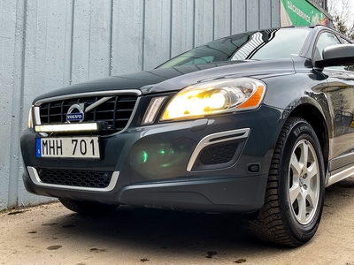 Volvo XC60 D5 AWD Geartronic R-Design GPS|PDC|Drag|Panorama