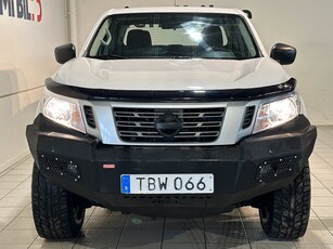 Nissan Navara Dubbelhytt 4WD Mvärm Lågmilad Drag Kamkedja