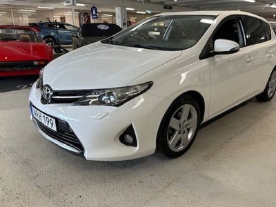 Toyota Auris1.6 Valvematic Euro 5 2015, Halvkombi