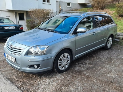 Toyota Avensis2.0 D-4 VVT-i Nybesiktad En brukare 2008, Kombi