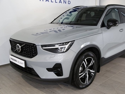 Volvo XC40B4 FWD Bensin Plus Dark Dragkrok Förarstöd Google 2024, SUV