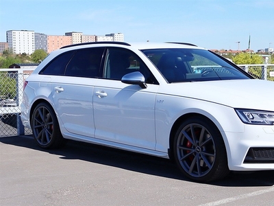 Audi A4 S4 3.0 TFSI Avant quattro 354hk Cockpit MOMS