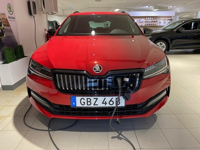 Skoda Superb Combi 2024 SPORTLINE 1,4 TSI IV 218 *Kampanj*