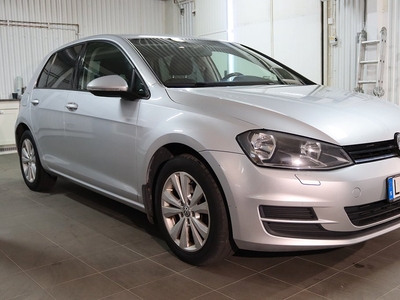 Volkswagen Golf 1.2 TSI Bränslevärmare Backkamera Dragkrok