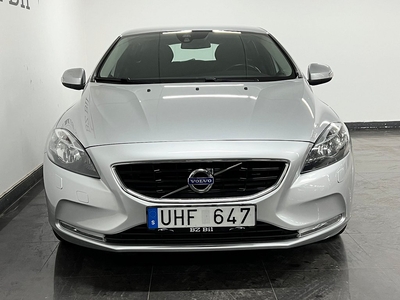 Volvo V40 T2 Kinetic/ Ny Servad/ Drag