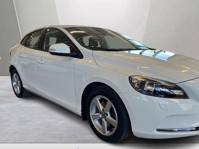 Volvo V40T2 Your Kinetic 2015, Kombi