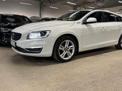 Volvo V60D5 Plug-in Hybrid AWD Classic Momentum VOC 2018, Kombi