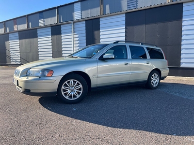 Volvo V70 2.4 Kinetic Automat Nybesiktigad Dragkrok