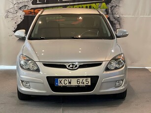 Hyundai i30 1.6 CRDI AUTOMAT ( 9000 MIL ) NY BESIKTAD NY SERVAD