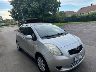 Toyota Yaris 1.0 VVT-i ny besiktad