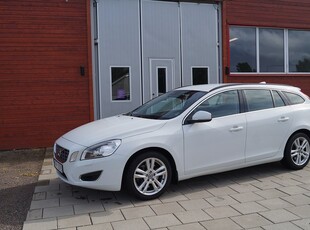 Volvo V60 D4 AWD Aut Momentum Läder Dragkrok