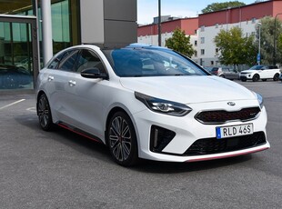 Kia ProCee'd GT 1.6 T-GDI 204HK Pano JBL BLIS Navi