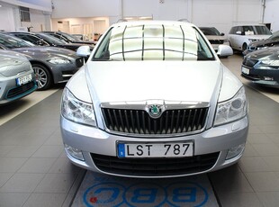 Skoda Octavia 1.6 TDI Automat PDC Motorvärmare Välservad