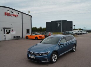 Volkswagen Passat Executive GTE 218 hk Värmare Drag Euro 6