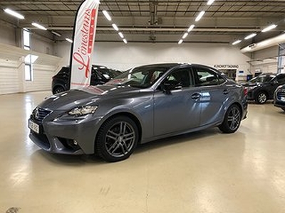 Lexus IS 300h Hybrid