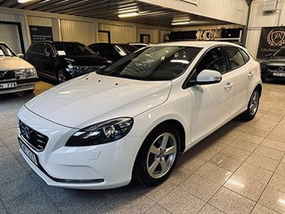 Volvo V40 D2 115hk Endast 8464mil 2 ägare Ny Bes Ny servad