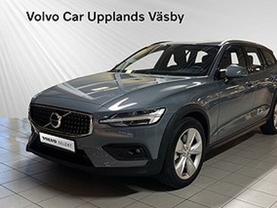 Volvo V60 Cross Country B4 AWD Diesel Core Navigation Google Parkeringskamera Bak Läder