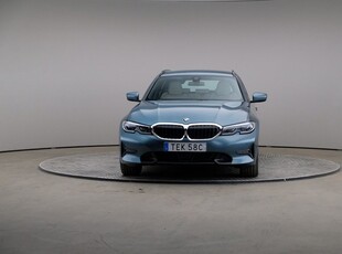 BMW 330e 3 292hk Connected / Drag / Läder / Head-up