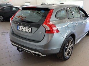 Volvo V60 Cross Country Summum D3 150hk Aut - VÄRMARE, SKINN, DRAG