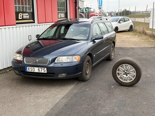 Volvo V70 2.4 Kinetic Euro 4 1 ägare/ Fullservice historik.