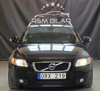 Volvo V50 D2 Momentum,Ny bes,116HK,Snål,Drag,Få-ägare