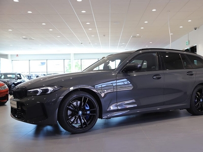 BMW 330e xDrive Touring / M-sport PRO / Head-Up / Nypris: 778\