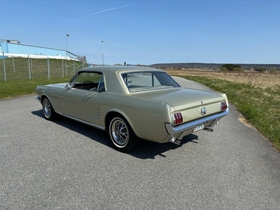 Ford Mustang Hardtop 4.7 V8 Automat