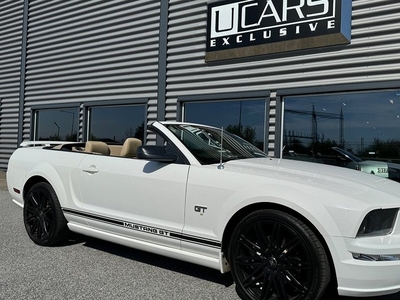 Ford MustangGT Cabriolet 4.6L V8 20 Tums Fälgar 2005, Sportkupé