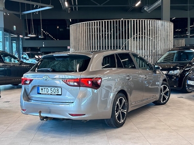 Toyota Avensis Kombi 2.0 Active Plus / Värmare / Drag / Navi