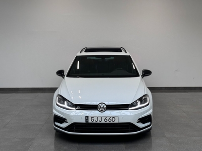 Volkswagen Golf R Variant 300hk Lågmil Svensksåld SE SPEC