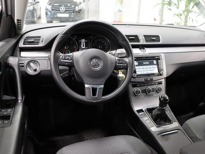 Volkswagen Passat 2.0 TDI 140HK 4MOTION 1-ÄGARE BACKKAMERA