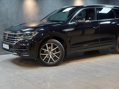 Volkswagen TouaregR-line Executive Värmare Drag 2019, SUV