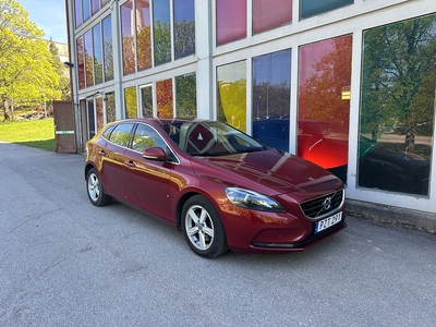 Volvo V40 D2 Momentum 7000 mil Räntefritt M värmare Euro 6