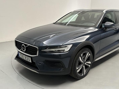 Volvo V60B4 Cross Country AWD Mildhybrid, Diesel 2022, Kombi