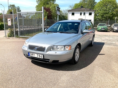 Volvo V70 2.4 170HK BUSINESS / DRAG / NY BESIKTAD