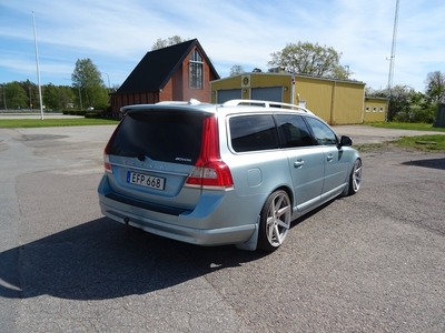 Volvo V70 D5 Geartronic Summum 19