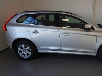 Volvo XC60 D4 AWD Momentum Business E Fast drag