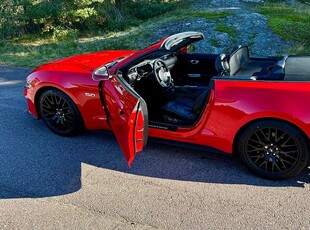 Ford Mustang GT Cab 5,0 V8 450HK Svensksåld