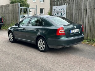 Skoda Octavia 1.6 FSI Euro 4 | Nybesiktigad | Fullservad