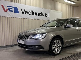 Skoda Superb 2.0 TDI 4x4 Elbaklucka Navi Drag Nya sommardäck