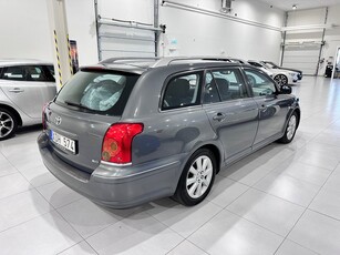 Toyota Avensis Kombi 2.0 147hk / Nybes / Vinterdäck