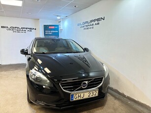 Volvo V40 D2 Summum 115HK / Kamrem bytt / Pano / Drag /B-Kam